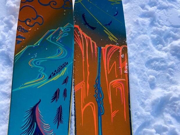 Dez_Skiis